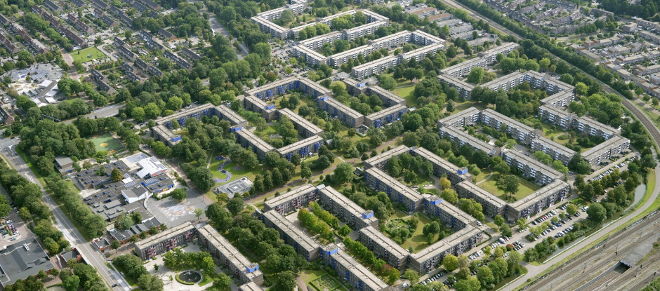 adamzuidoost's tweet photo. De plannen voor de vernieuwing van Holendrecht zijn weer wat verder: de projectnota is er. Nu gaat het ontwerpen beginnen. We houden daarbij rekening met de wensen, zorgen en ideeën van bewoners. 👉https://t.co/7d9qS4wDJz https://t.co/piJtGTOWKU
