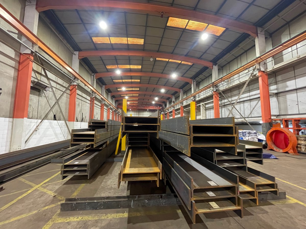 AngleRingCo's tweet image. No #AprilFools here, just a selection of #Beams ready to go through our #ColdBending facilities ❄️

Ranging from 533 x 210 x 82kg/m UB up to 686 x 254 x 170kg/m #UB, our section bending machinery will be busy processing these to the required specifications of our customer.