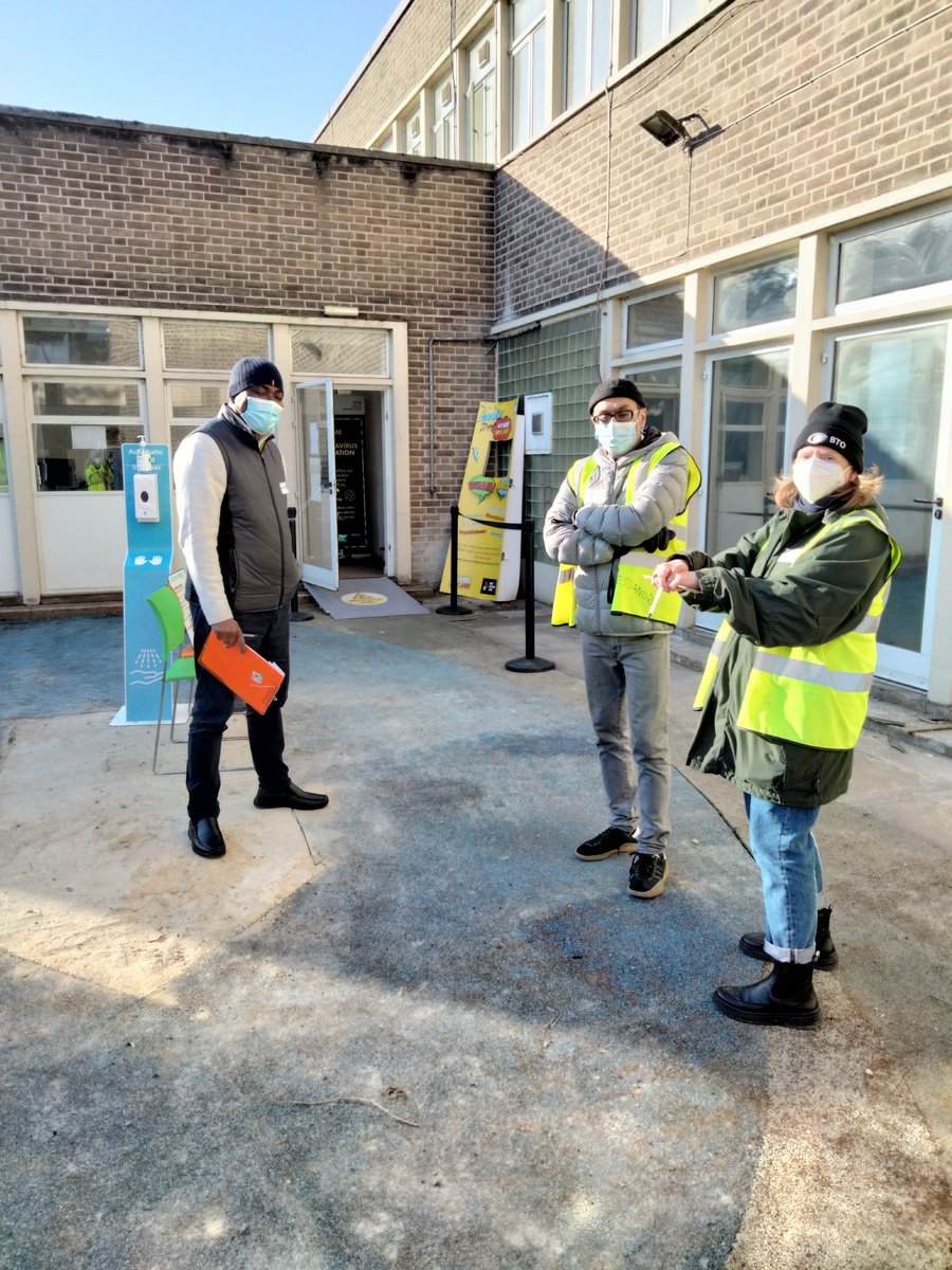 hackneyvaxpack's tweet image. It&apos;s April. The sky is blue and the sun is shining. It might be cold outside but the fabulous #hackneyvaxpack volunteers and lovely @NHS_CityHackney vaccinators will give you a warm welcome at John Scott 🤗.
Open until 1.30pm, no appointment needed. Come and #GetVaccinatedNow