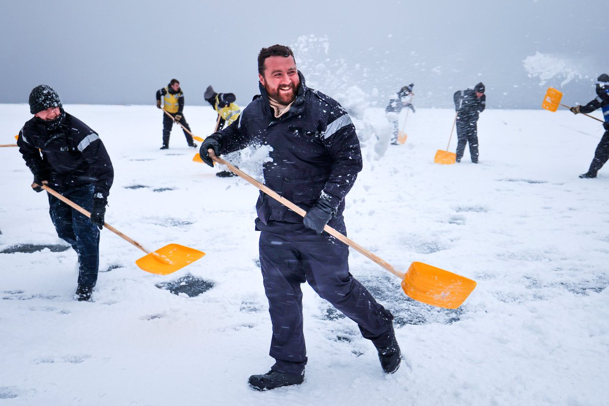 HMSPWLS's tweet image. As we finish up #ColdResponse22  we’re off to find an even colder harsher environment as we continue to push the boundaries of  🇬🇧 carrier operations in the #Arctic

#ThankYou 🇳🇴 

Looking for more ❄️ and 🧊 for some more #FridayFeeling 

#IServe
#WeAreNATO