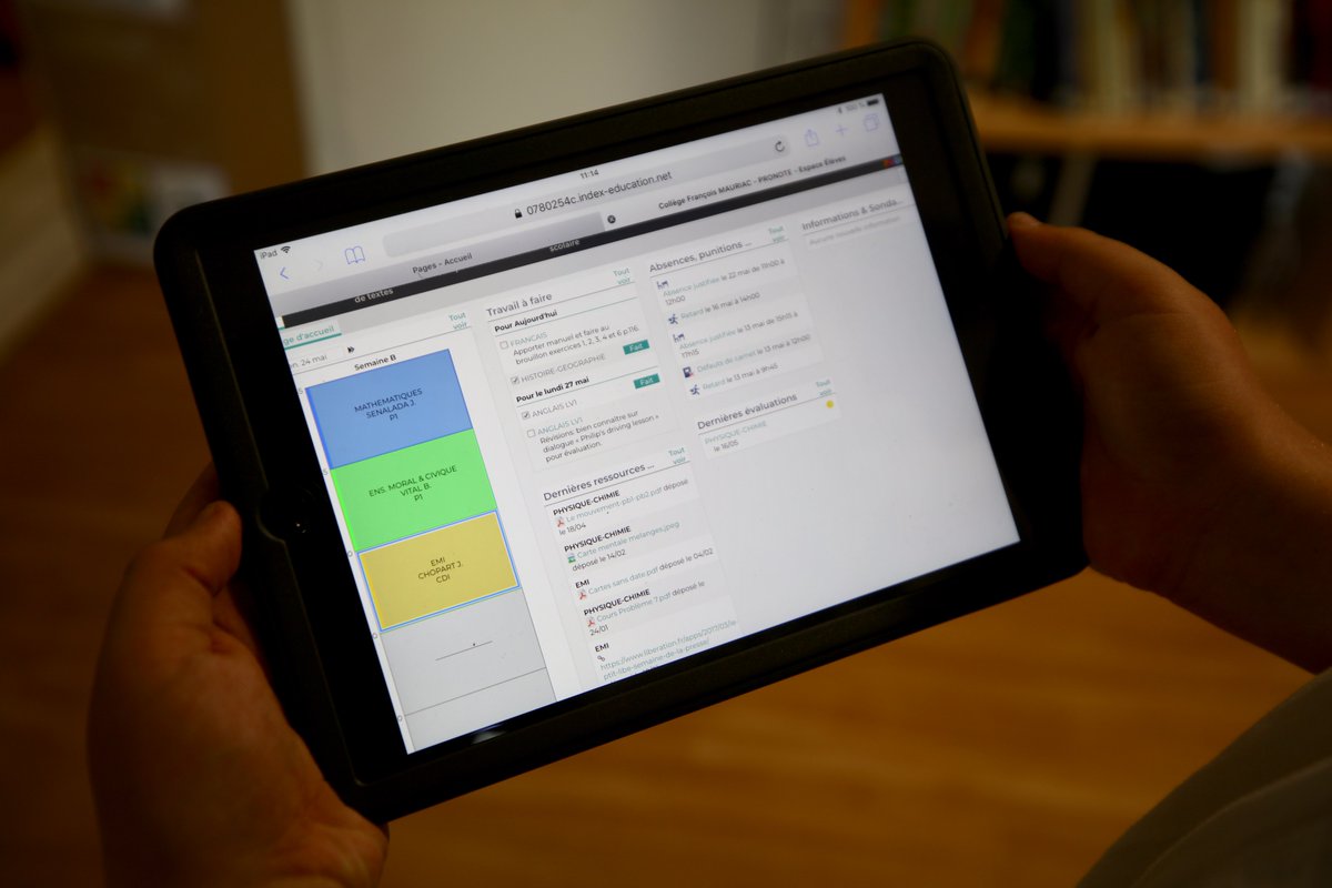 pierre_bedier's tweet photo. Les Yvelines, 1er département de France à fournir une tablette numérique à l'ensemble de ses collégiens. Depuis 2015, le Plan Numérique des Collèges vise à renforcer au sein de nos établissements l'��galité des chances et l'inclusion numérique.

📲 https://t.co/9CJ6jU5dBy https://t.co/csENRXpulv