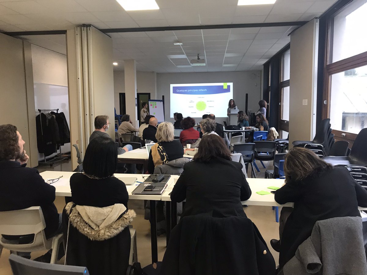 SIDERSKY1's tweet photo. #Laicite formation des directeurs de Segpa Yvelines. Beaucoup d’attention et de partage. https://t.co/odUd7PjbZt
