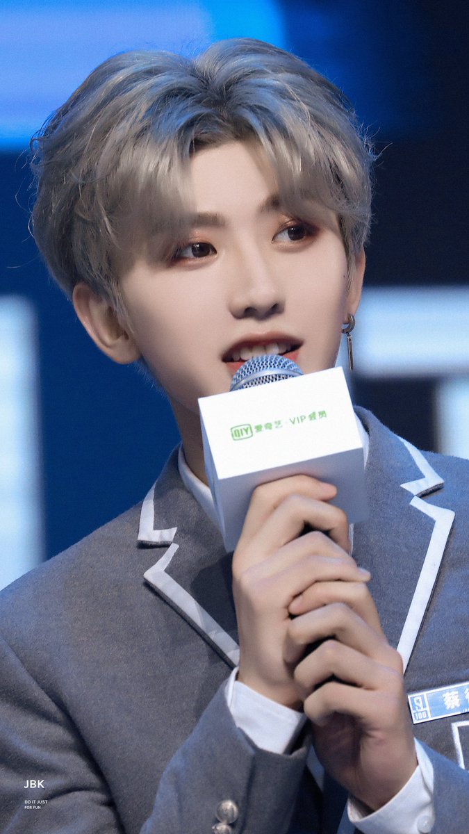 AlwaysCaiXukun's tweet photo. 19-year-old #CaiXukun #蔡徐坤 

「𝙃𝙖𝙥𝙥𝙮 𝘼𝙥𝙧𝙞𝙡 𝙁𝙤𝙤𝙡𝙨' 𝘿𝙖𝙮」 https://t.co/IWdIH99w7v
