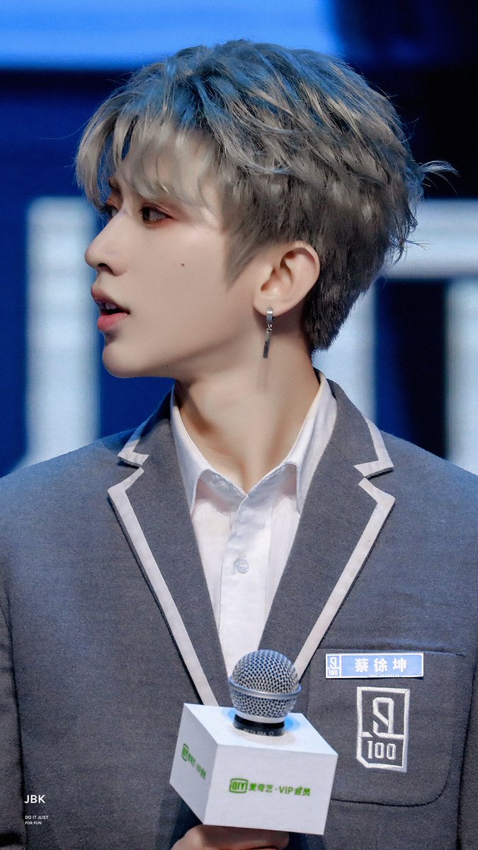 AlwaysCaiXukun's tweet photo. 19-year-old #CaiXukun #蔡徐坤 

「𝙃𝙖𝙥𝙥𝙮 𝘼𝙥𝙧𝙞𝙡 𝙁𝙤𝙤𝙡𝙨' 𝘿𝙖𝙮」 https://t.co/IWdIH99w7v