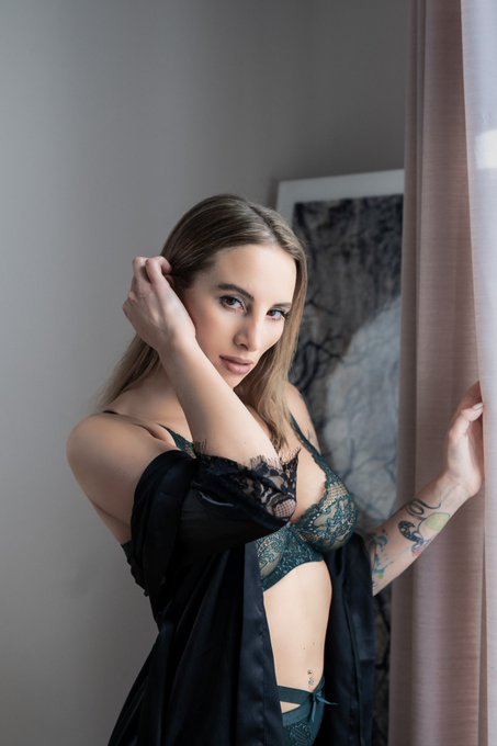 Ab sofort habe ich eine VIP Telegramgruppe, in der du mit mir schreiben kannst &hearts;️ ➡️ https://t.co/cOk7uKRJn2<a href="/tag/telegram"class="tags"><span>#telegram</span></a><a href="/tag/telegramgroup"class="tags"><span>#telegramgroup</span></a>