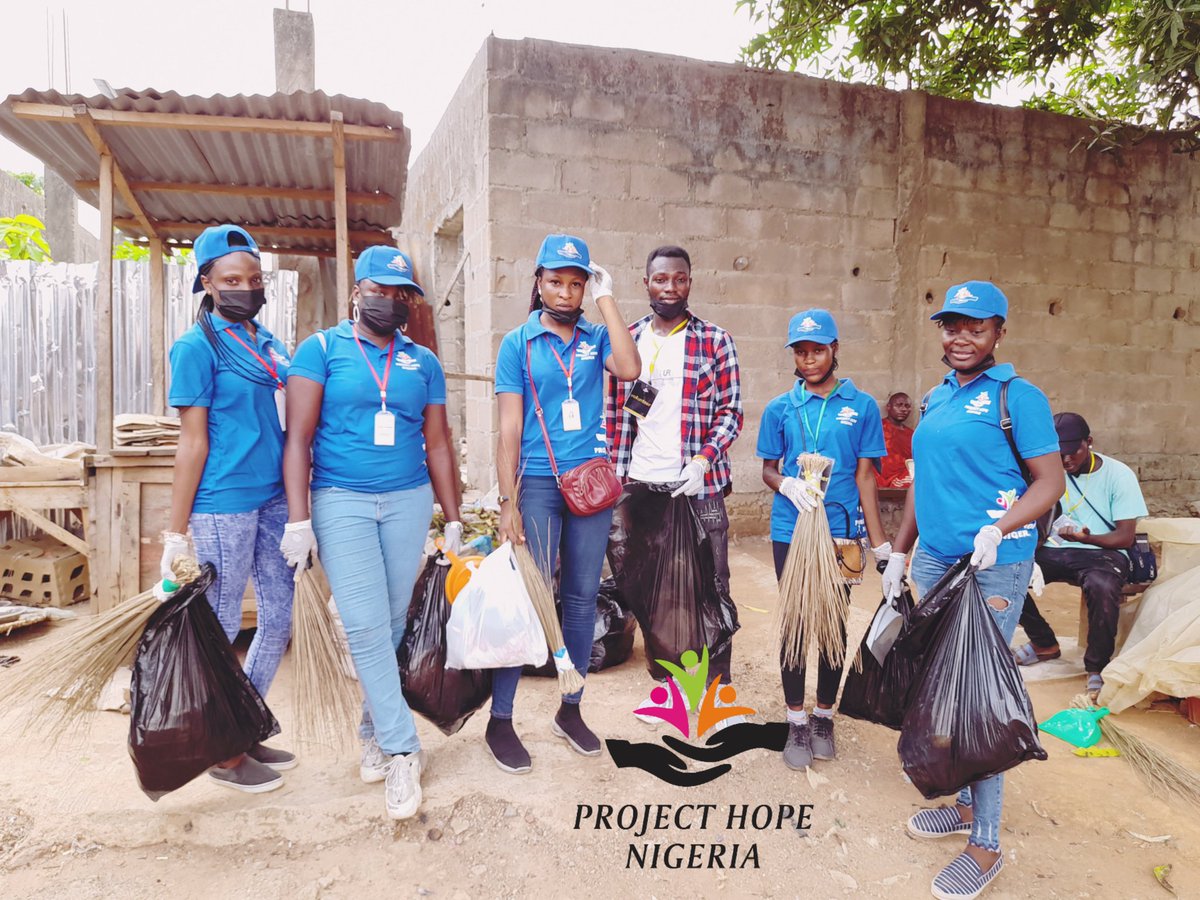 FDOfoundation's tweet photo. #ProjectHopeNigeria x #PloggingExercise
On Tuesday, Our Plogging Outreach took off at Ipaja area of Lagos state. Our committed pool of volunteers came together across different ends of the state to participate in this project. This project was organized in accordance 1/6 https://t.co/Dxn8eZkETd