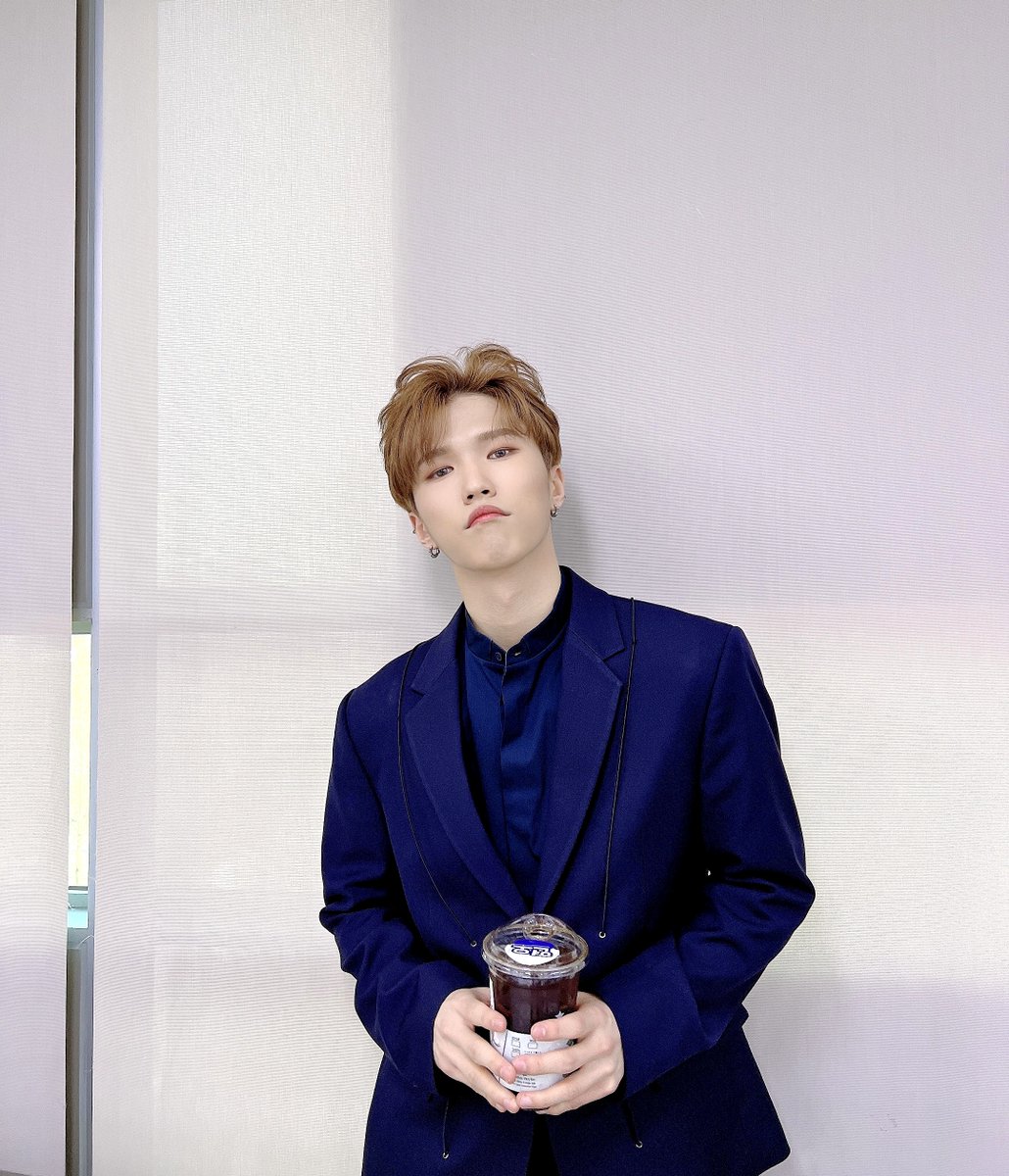 DIA_CRUNCH's tweet photo. #현오

24살 현오에게 커피란 생명수..❤🥤

#우리디아나 #사랑해요 https://t.co/RcfELJbnxS