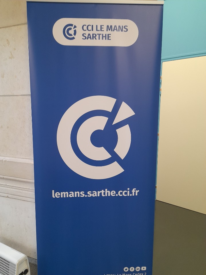 anne_manach's tweet photo. Pole emploi était présent hier au forum entreprises organisé par  #carsat aux côtés de la #cpam, de #urssaf et #dgfip . Pour renseigner employeurs et futurs créateurs. @poleemploi_PDL @AlexandreThieu3 @NellyBertonnier https://t.co/aIWjeAK7l9