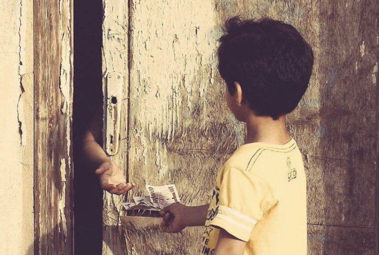 #لانك_أحسنت 

نصيحة :

إن أحسنت لأحدهم
فابتعد عنه ولا تُحرج ضعفه ولا تُلزمه شُكرك واصرف عنه وجهك
لئلّا ترى حياءُه عارياً أمام ناظريك "