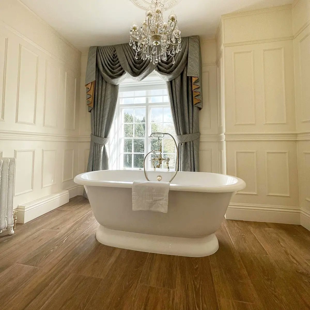 PlasDinas's tweet photo. Introducing our beautiful new Caroline bathroom❣
#WelshCountryHouse #interiordesign #LordSnowdon #ArmstrongJones #FirstEarlofSnowdon @AARatedTrips #TheGunroomRestaurant #NorthWales https://t.co/t5AUgyz6j3