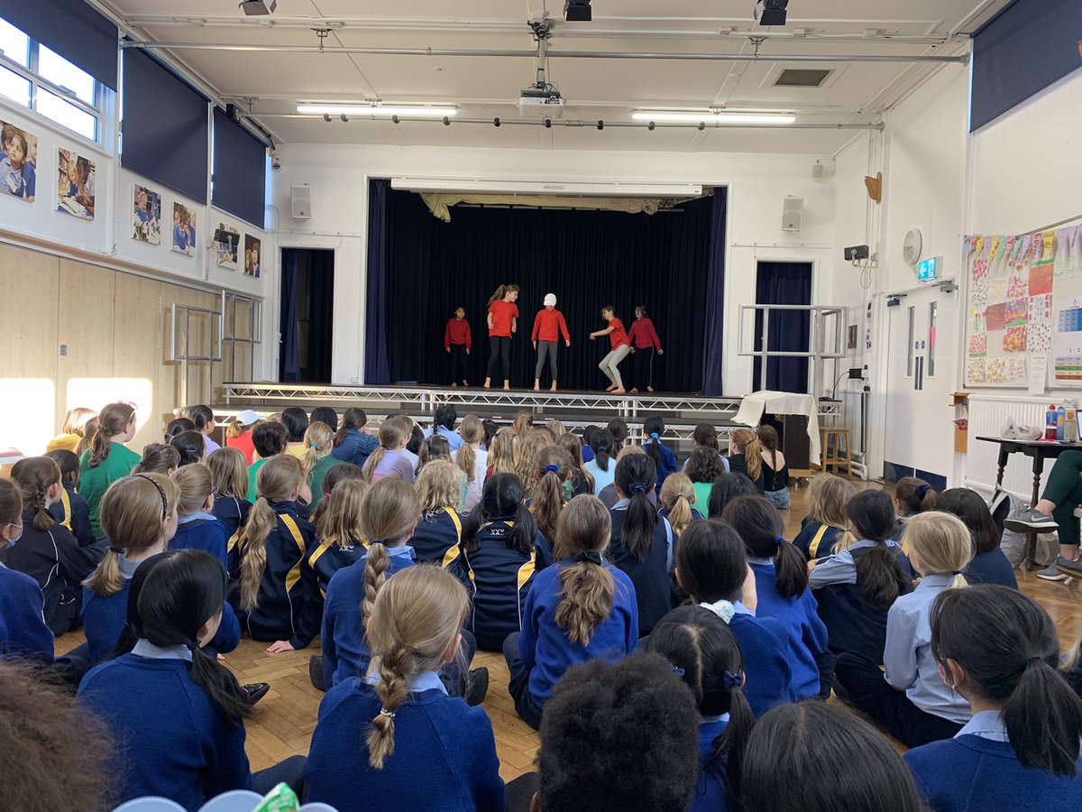 House Dance is well underway here at OHS Prep 🕺🏻💃🏼 Huge well done to Miss Dandridge for organising this brand new event for our school 🥳👏🏻