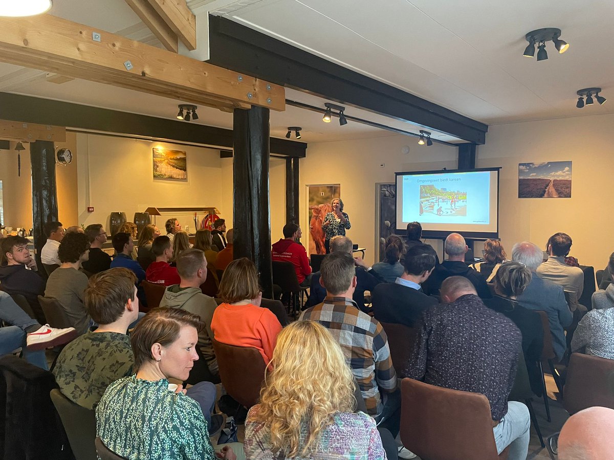 Kennislabbior's tweet photo. We stuiteren nog een beetje na van de geslaagde netwerkbijeenkomst over bewegen in de openbare ruimte. Ruim 80 aanwezigen deelden kennis en inspiratie met elkaar. Op naar een nog beweegvriendelijker buitenruimte! #bior #bvo #beweegvriendelijkeomgeving https://t.co/fvHlRBRW2Q