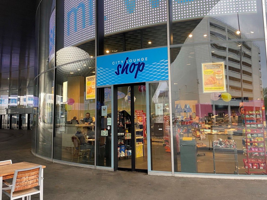 We warmly welcome our new City Lounge Shop on the Messeplatz in Basel!
With its concept of having different sandwiches, pastries, snacks, drinks, you’re welcome to enjoy warm meat and vegetarian meals for lunch now as well! Definitely worth a try!
#messebasel #congresscenterbasel