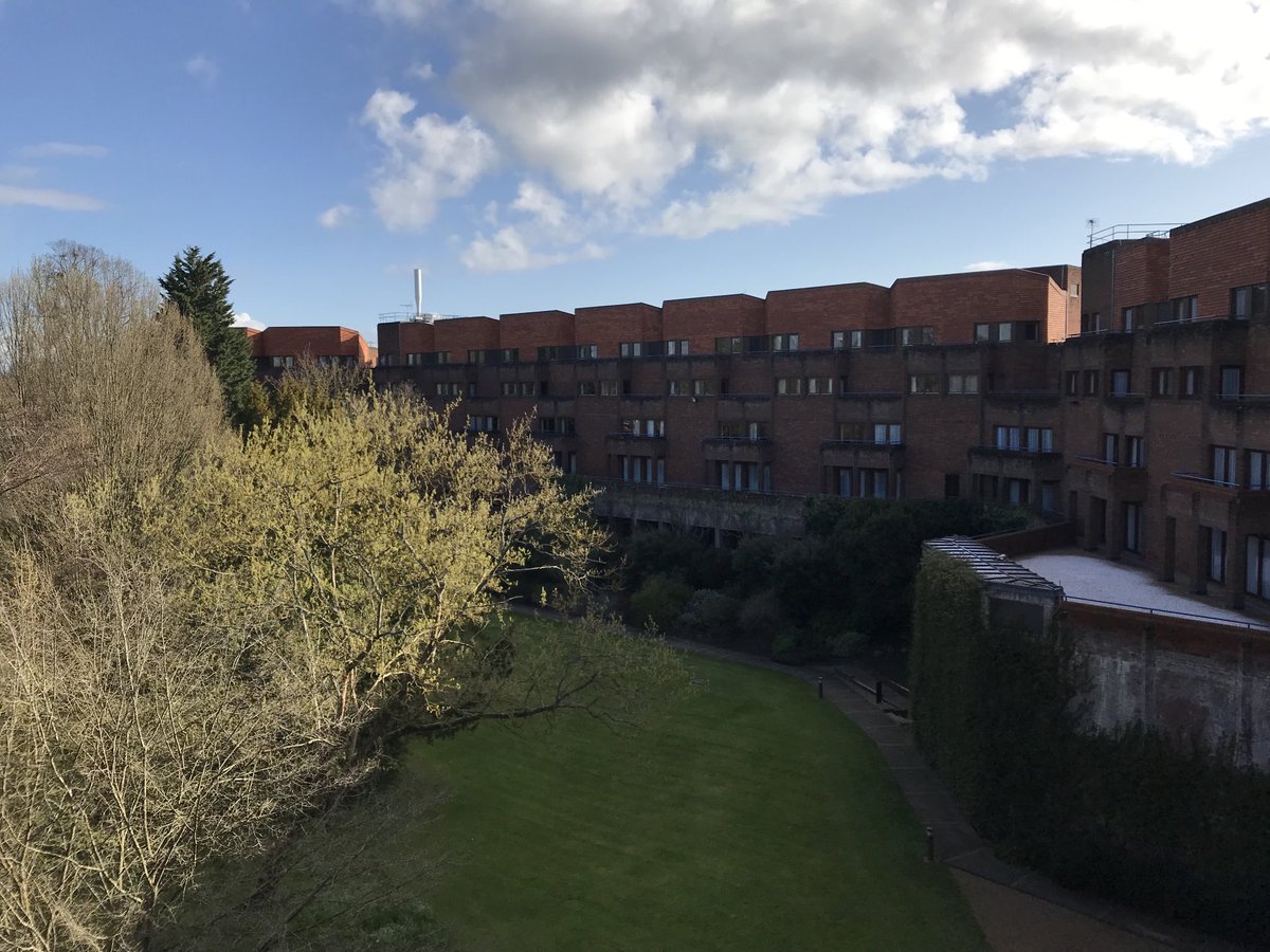 A cold but sunny start to the 2022 Economic History Society Annual Conference at Robinson College, Cambridge. #ehs2022 #econhist