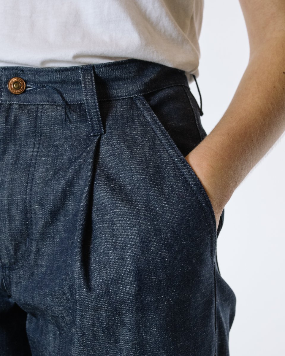 Made from our R-TWO™ 50+ meet Daisy, the sustainable BALLOON Jean by <a href="/hiutdenim/">Hiut Denim Co</a> designed for women, inspired by the 80's. Read more about ISKO™ R-TWO™ 50+ on our bit.ly/3LBqjb9