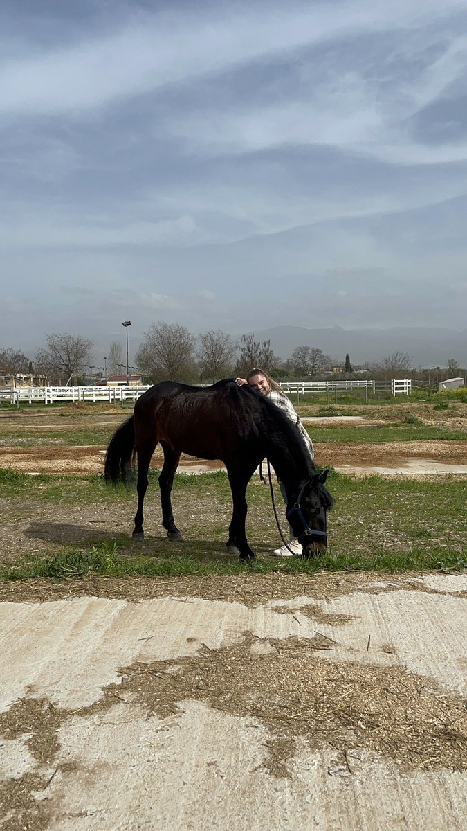 _vaaned's tweet image. Somos felices sin darnos cuenta 💛