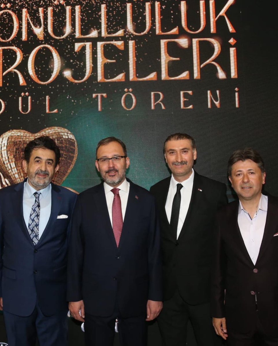 Sayın Bakanım Dr. Mehmet Muharrem Kasapoğlu’na göstermiş olduğu ilgi, alaka ve hoş sohbetlerinden dolayı teşekkür ederim.
