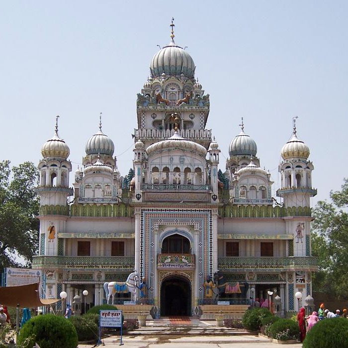 Gurdwara Mehdiana Sahib situated in Jagraon (Ludhiana) was visited by Dhan Dhan Sri Guru Gobind Singh Ji Maharaj while travelling across the Malwa region. Guru Sahib blessed followers in Raikot and neighbouring villages by resting at Mehdiana Dhaab, a natural water reservoir.
