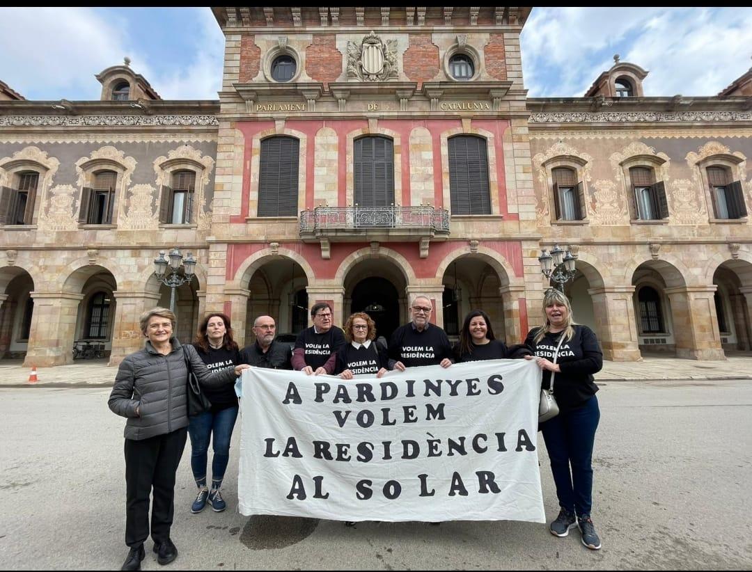 pardinyal's tweet photo. @darkcarl87 @SEGREcom @AlbertGuerrer @minutron @comudelleida @pardinyes @escolalamitjana L'interès personal, de partit o institucional, potser serà la construcció d'aquest macroalberg de més de 5 milions a Pardinyes. Xifra que pot cofinançar tots els habitatges que necessiten els temporers a l'horta de Lleida com es va possar de manifest ahir en sessió parlamentària. https://t.co/mBMVFMxHfn