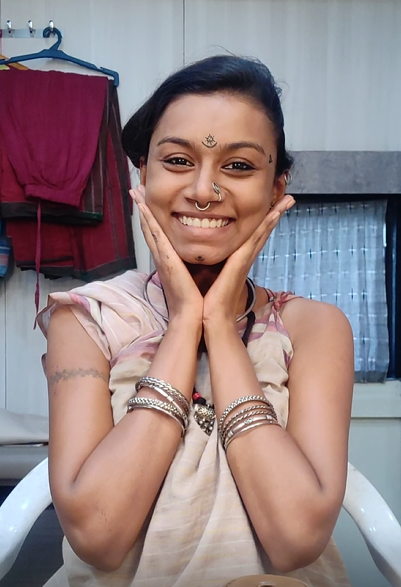 AhmareenAnjum's tweet photo. Loving all the memes &amp; messages on my transformation❤️
Would you like to see how I transformed from Ahmareen to Loki?
@ssrajamouli @aliaa08 @ajaydevgn @alwaysramcharan @tarak9999 @DVVMovies @RRRMovie 
#rrrmovie #RRR #actress #behindthescenes #loki #transformation #ahmareenanjum https://t.co/nOeFtJWH1m