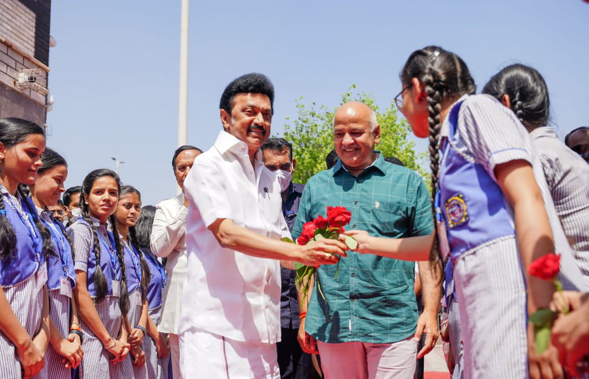 msisodia's tweet photo. Hon. CM Tamil Nadu, @mkstalin ji, visited our Delhi School today. It was an honour to show him around our school along with Hon CM Delhi @ArvindKejriwal ji. I'd like to thank CM @mkstalin for his gesture, which will encourage states to work together to improve education system. https://t.co/Zyw3OWQHbN