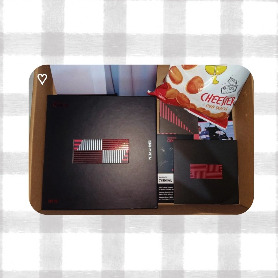aceyeuux's tweet photo. my dream album has arrived! thank you so much po ate @blxssom28 for this prize♡ i am super happy po and thankful sainyo🥺❤️ may more blessings come to your way po &amp; more followers and sponsors soon ^^ stay safe po and God bless you always po💌 #tysmilaria https://t.co/KjBJxWJgE1