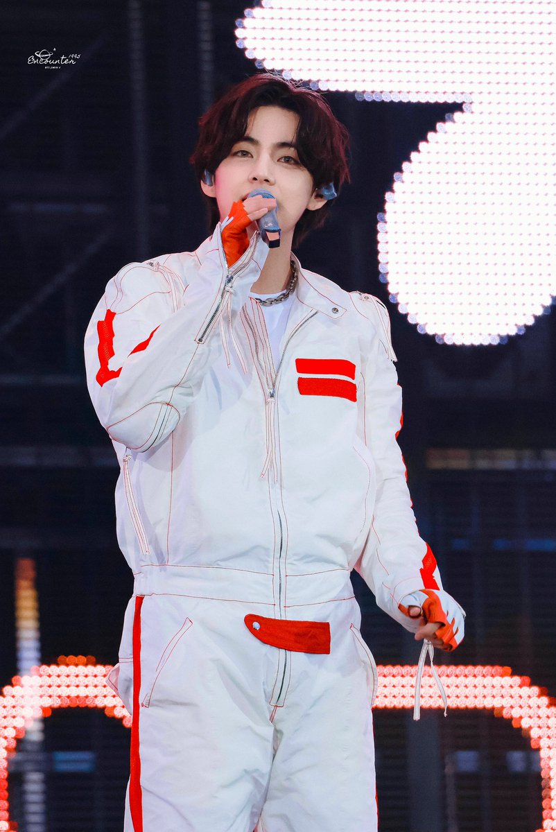 encounter1995_'s tweet photo. PTD D-2
🔥🔥❤️‍🔥❤️‍🔥❤️‍🔥❤️‍🔥
#HappyAprilFoolsDay 
#TAEHYUNG #뷔 #V #김태형 #태태 
#BTS                   #방탄소년단 https://t.co/1GNuvwGNNp