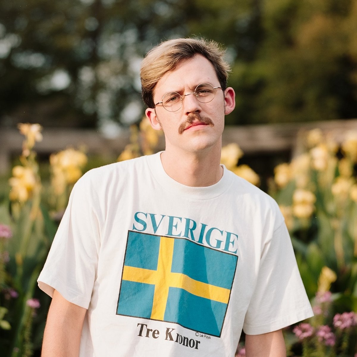 TheScenestar's tweet photo. Contest: Win a pair of tickets to see Paul Cherry on Sunday, April 3, at the Lodge Room! Dougie Poole & Sedona open the show.
Enter our ticket giveaway now: https://t.co/RNIWvlQ6X7
#paulcherry #thelodgeroom #contestalert https://t.co/sBrEYLHGu1
