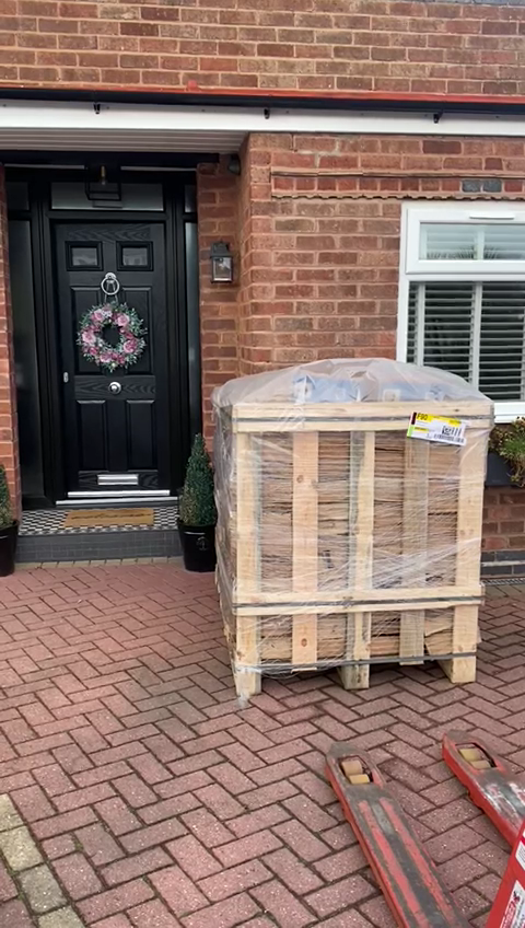 We're glad to see your deliveries have made their way to your homes!
whitehorseenergy.co.uk/firewood
Buy the best value firewood on the market &amp; to spread the cost of your payments, with ‘PayPal Pay in 3’!

#firewood #kilndriedfirewood #logs #kilndriedlogs #woodburner #PayPal3 #PayPal