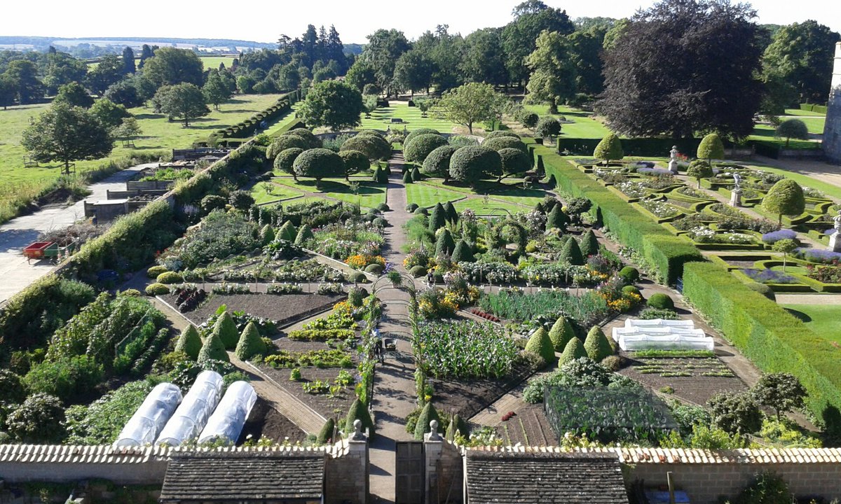 Historic_Houses's tweet photo. Voting for the 2022 Garden of the Year Award is officially.......OPEN! 🌳 #GOTY22

Vote here: https://t.co/GJamXIQkZC

Sponsored by @ChristiesInc, the 8 competing gardens for this year's award are: @AbbotsfordScott @BressinghamHall @GrimsthorpeC and Mount Ephraim Gardens... https://t.co/ntYoS6G3Eo