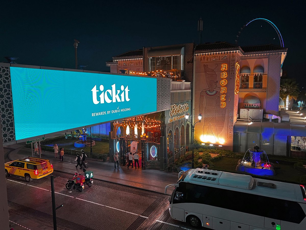 EntMagazineME's tweet photo. The latest offering from @dubaiholding, Tickit is a first-of-its-kind rewards program that offers an effortless, instant way to earn and redeem points across #Dubai: https://t.co/5qbqjzqPaV #Tickit #UAE #rewards #ad https://t.co/iUSWnENwdo