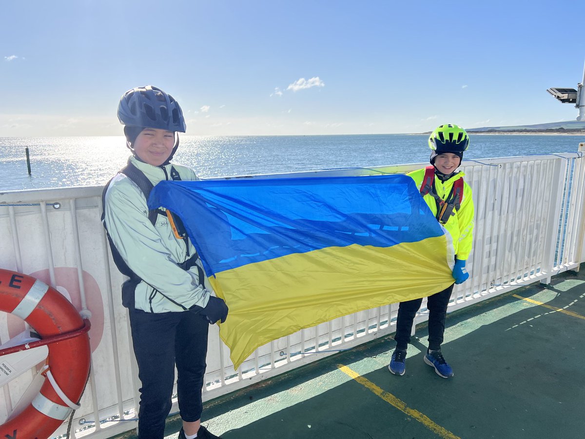 JenxBros's tweet photo. Just crossing the sandbanks chain ferry.  Cool! On our way to Martinstown.  ⁦⁦@decappeal⁩ https://t.co/m6CrJ9NQjf