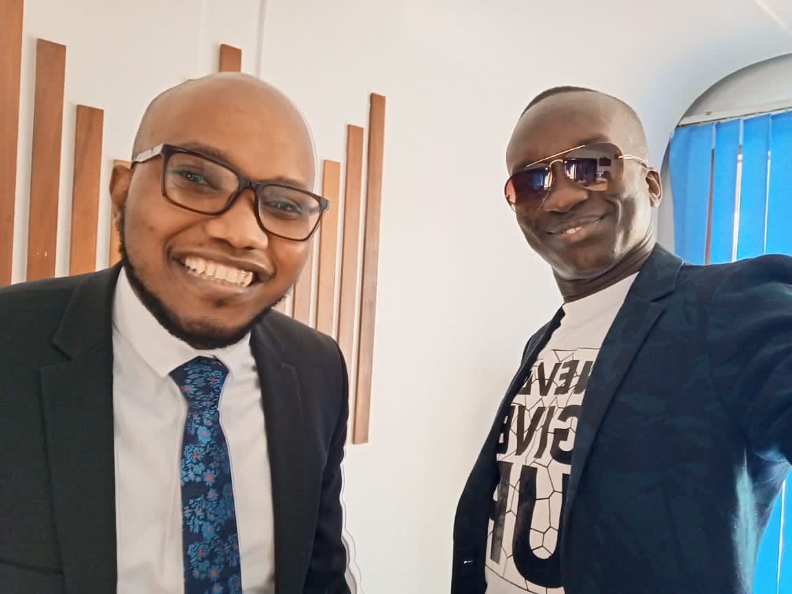 Masters_UG's tweet photo. Hey @OmaraDanielol Thank you for passing by at Masters Music, we are always thrilled to have you and work with you at all times. With @davinoyesigye

 #mastersstudios #audioproduction #ugandamusic #musicproduction https://t.co/ppCQenmxTm