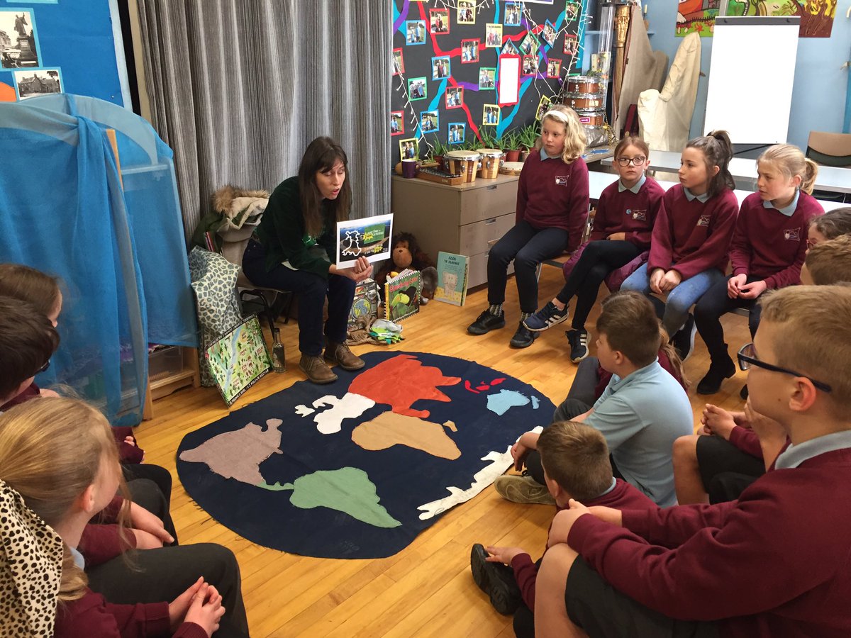 ffriddyllyn's tweet image. Diolch i Elin @sizeofwales Maint Cymru am ddod atom i gynnal Gweithdy Gwarcheidwaid y Goedwig yn trafod newid hinsawdd a sut i ddiogelu coedwigoedd glaw gwerthfawr.#gofaluameinbyd A very informative workshop on climate change and protecting the rainforests.