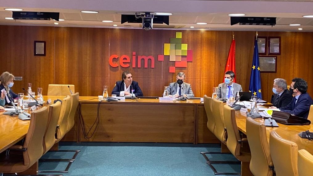 _CEIM_'s tweet photo. #WebinarCEIM💻| Durante la sesión se han expuesto los principales cambios de la normativa concursal y se ha explicado el procedimiento específico para pymes.
📌 Será aprobada en 2022 y su espíritu es contribuir a la viabilidad de las empresas que sufran problemas de solvencia. https://t.co/RO0CY4Y5vg