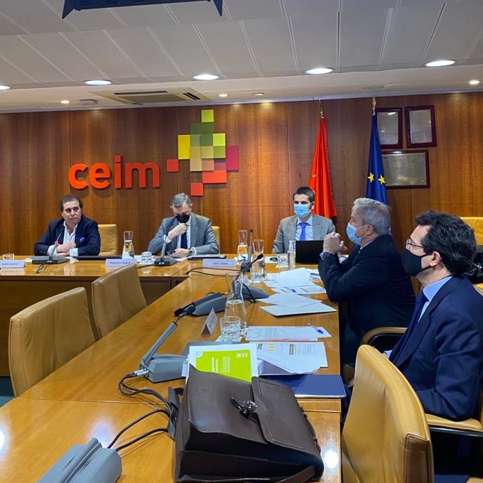 _CEIM_'s tweet photo. #WebinarCEIM💻| Durante la sesión se han expuesto los principales cambios de la normativa concursal y se ha explicado el procedimiento específico para pymes.
📌 Será aprobada en 2022 y su espíritu es contribuir a la viabilidad de las empresas que sufran problemas de solvencia. https://t.co/RO0CY4Y5vg