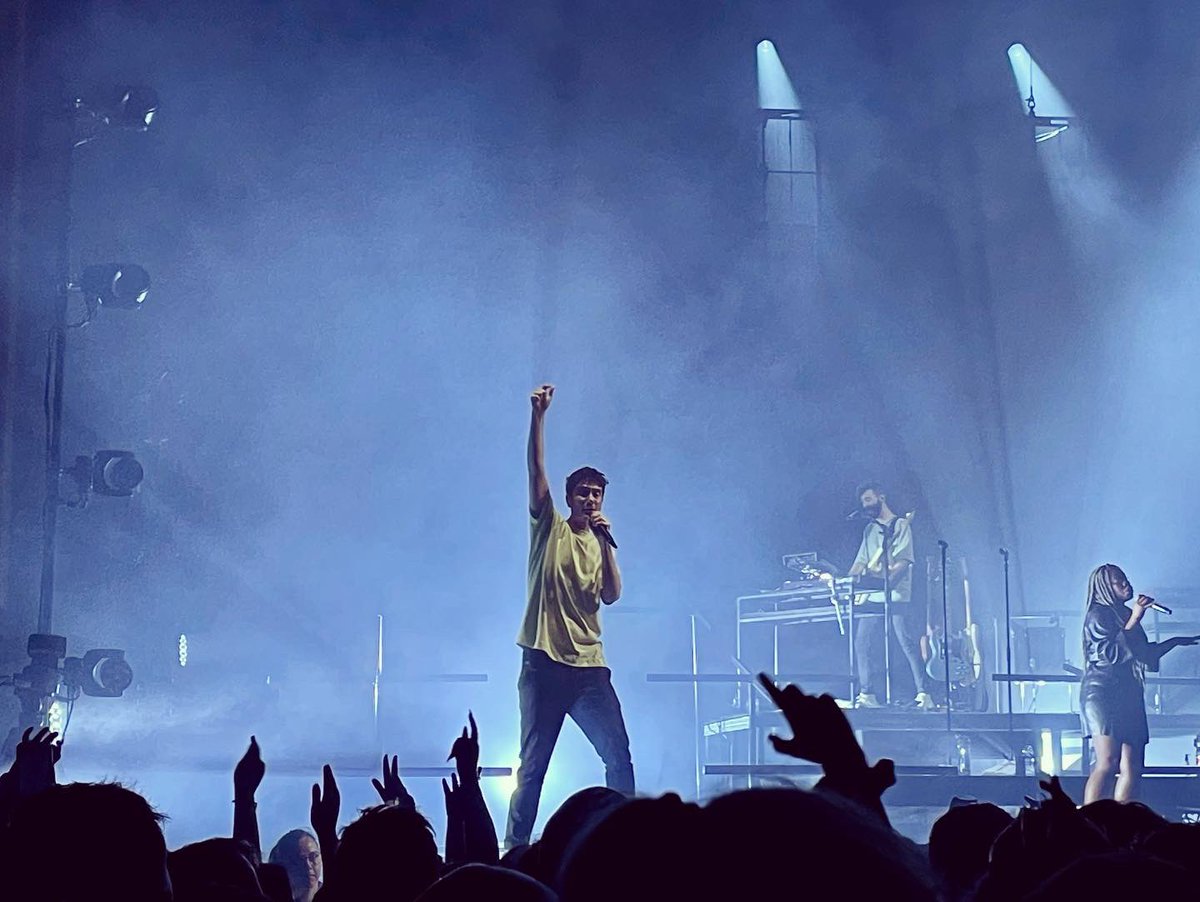 StephMurchison's tweet photo. @bastille at the BIC last night were epic!
@bastilledan hope your voice survives the rest of the tour (and sorry for shouting HIYA at you in the crowd like a total lunatic 🙈 😂) #GMTF #GMTFTour #Bastille https://t.co/Szws3rrBqh