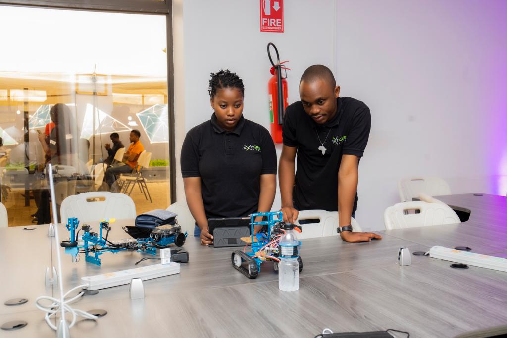 mHubMW's tweet photo. Participants of the Tech Festival have started off with a drone beginner training. Whereas some are now learning how to program microbits. Another group is learning how to build intelligent robotic systems. 

Check out highlights below!

#innovation #technology https://t.co/J7vksTz1qF