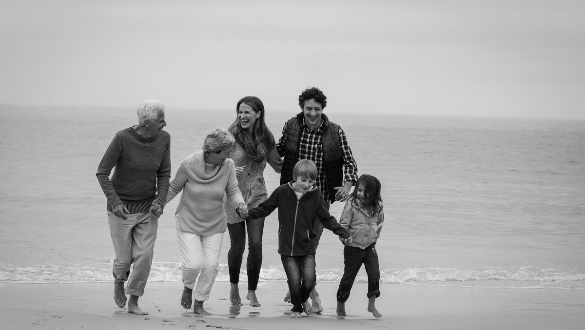 AXAWealthEurope's tweet photo. Nous sommes heureux de vous présenter la famille Jassure, la première à faire son apparition dans notre feuilleton "La Minute du Wealth" que vous retrouverez chaque mois sur notre blog !

Rendez-vous ici 👉 https://t.co/7T0TExdt0M

#assurance #wealth #laminuteduwealth #axa https://t.co/Hi28sPUoHf