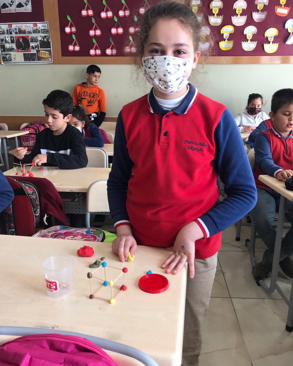 omerrusluu's tweet photo. Bizde küpler hamur işi 🙂 @AlkanIlkokulu https://t.co/AXKxCkYlq2