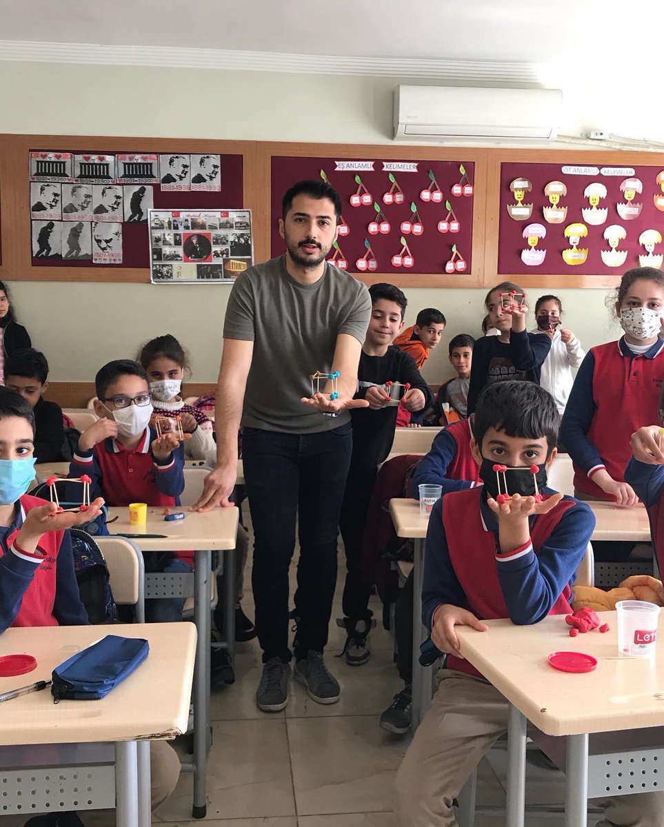 omerrusluu's tweet photo. Bizde küpler hamur işi 🙂 @AlkanIlkokulu https://t.co/AXKxCkYlq2