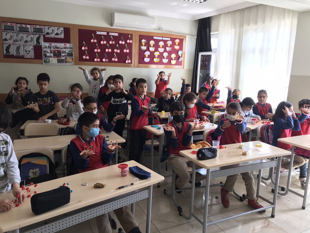 omerrusluu's tweet photo. Bizde küpler hamur işi 🙂 @AlkanIlkokulu https://t.co/AXKxCkYlq2