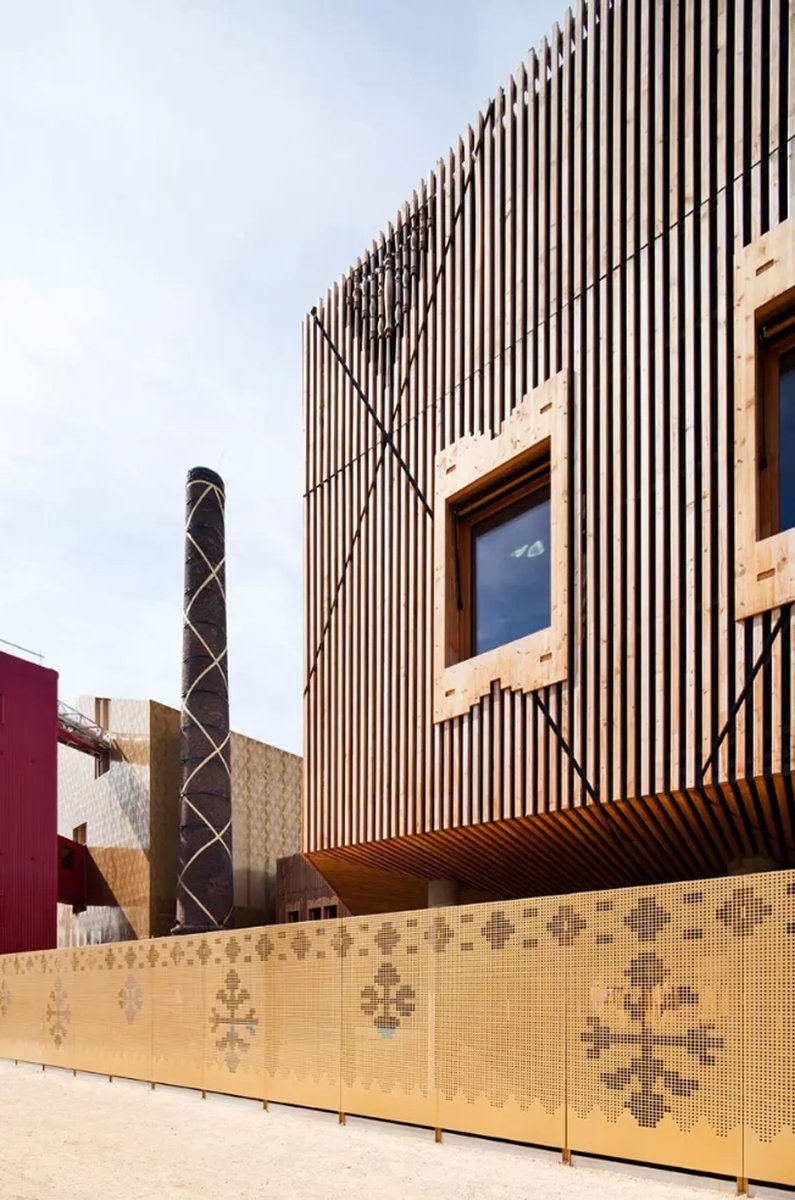 CguideArch's tweet photo. #StructuralWood
#5 | TINO - Intermunicipal School Complex by AAVP
➕ https://t.co/zNFENShGaE
📷 AAVP
This educational building was built on a former industrial site in Seine-Saint-Denis. Its wooden structure and finishes are intended to reinvent the legacy of this space. https://t.co/xfTON3grh9