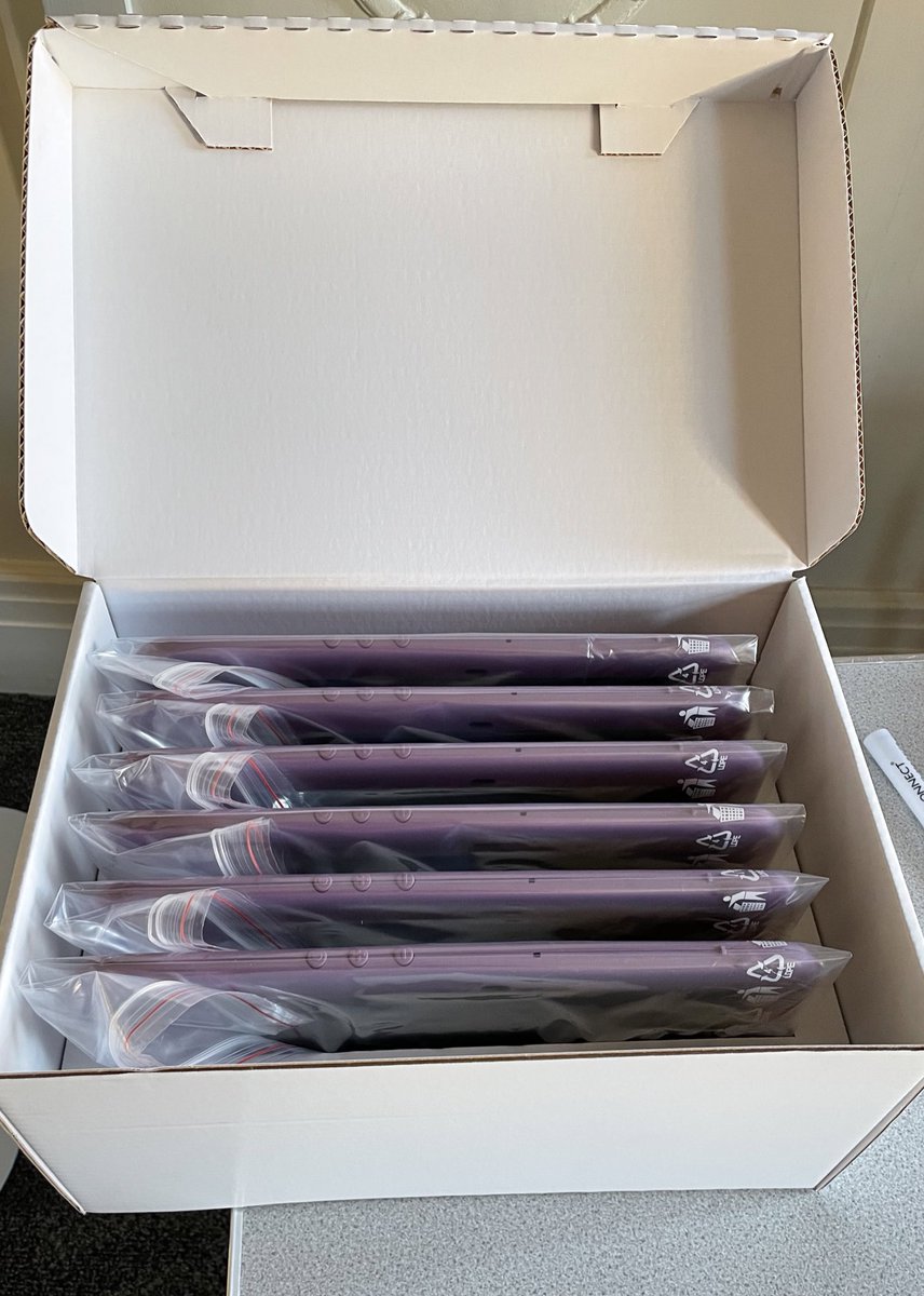 chris_edwardss's tweet image. A new arrival in my office #hublets