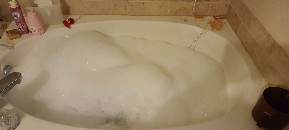 di_winston's tweet photo. Decided to take a #pageoutofothersbooks..a nice hot #bath before crashing for the #nite..I may have added a lil too much #bubblebath...ooooops,lol ๐ค๐คฆโโ๏ธ๐คฃsooo #relaxing..1 thing of #heat..heated water I don't mind..otherwise bring me the #cold #hotbath #overdoneit #cinnamonpumpkin https://t.co/V5J7qZIM0P