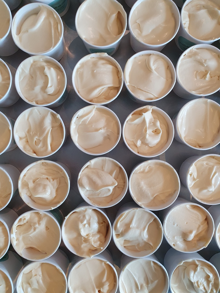 SimplyIceCream's tweet photo. Doing what we do best...potting deliciously creamy handwhisked ice cream, made with great quality natural ingredients :)
Grab a spoon...
#icecream #makingicecream #artisan #handwhisked #handmade #localbrand #madeinkent #icecreamtubs #nosharing #allforme #productionline https://t.co/jQG1JN0yeY