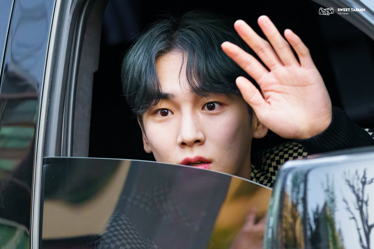 SWEETTAEM0718's tweet photo. 210410 키 영상통화 팬싸인회 퇴근
-
만우절 마지막은 기범이로 `ㅂ´

#샤이니 #SHINee #シャイニー 
#키 #KEY #キー #김기범 #AprilFoolsDay https://t.co/8MiJgmyHRK