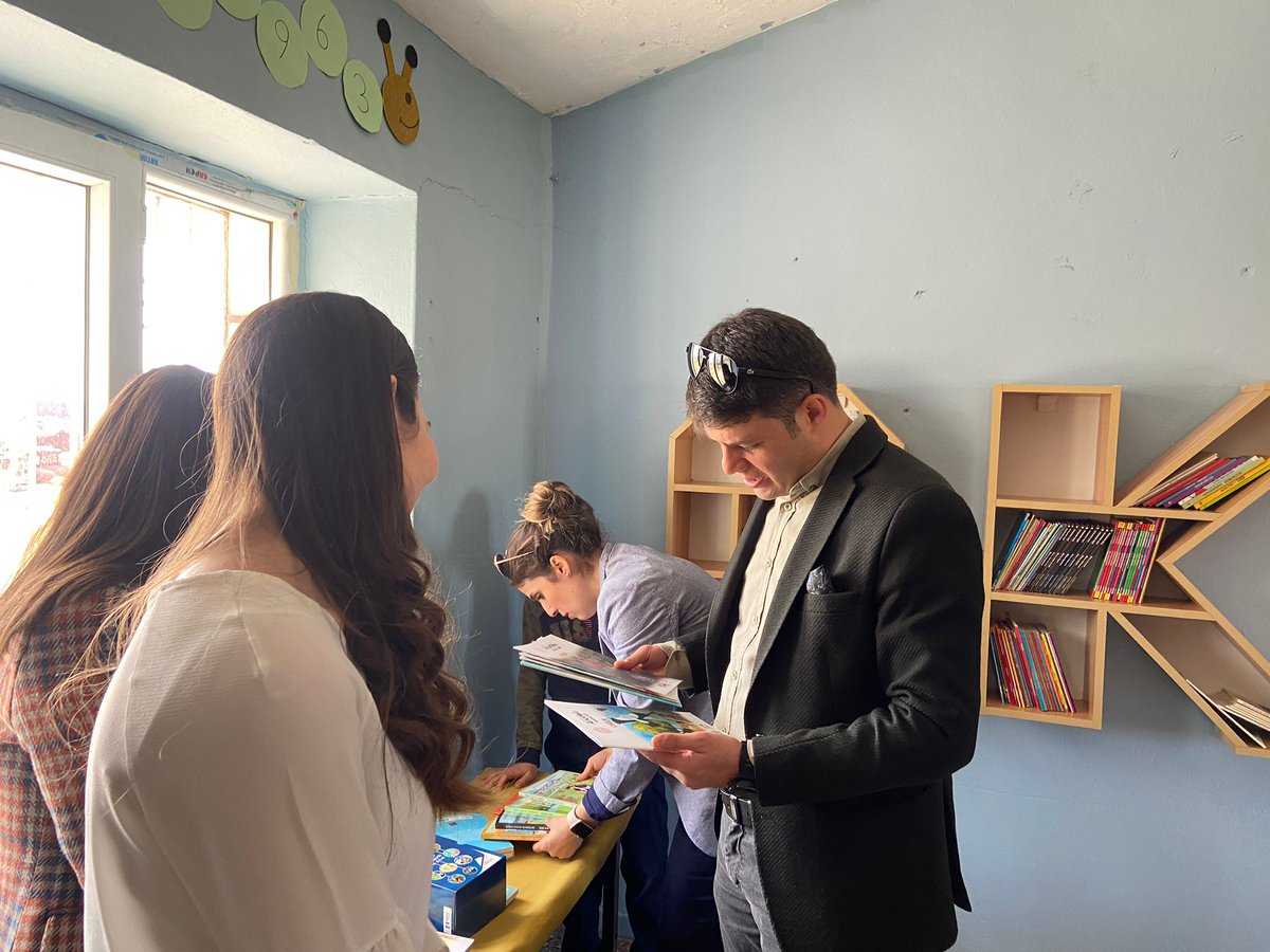 Kaymakamımız Sayın Önder Çengel ve eşi Ayşe Asan Çengel Hanımefendi, Kütüphaneler Haftası münasebetiyle Şehit Enes Çiçek Mesleki ve Teknik Anadolu Lisesi ile Tarım Lisesi'nin katkılarıyla Bozca İlkokulunda kurulan kütüphanenin açılışını yaptı.
<a href="/ondercengel/">Önder Çengel</a>