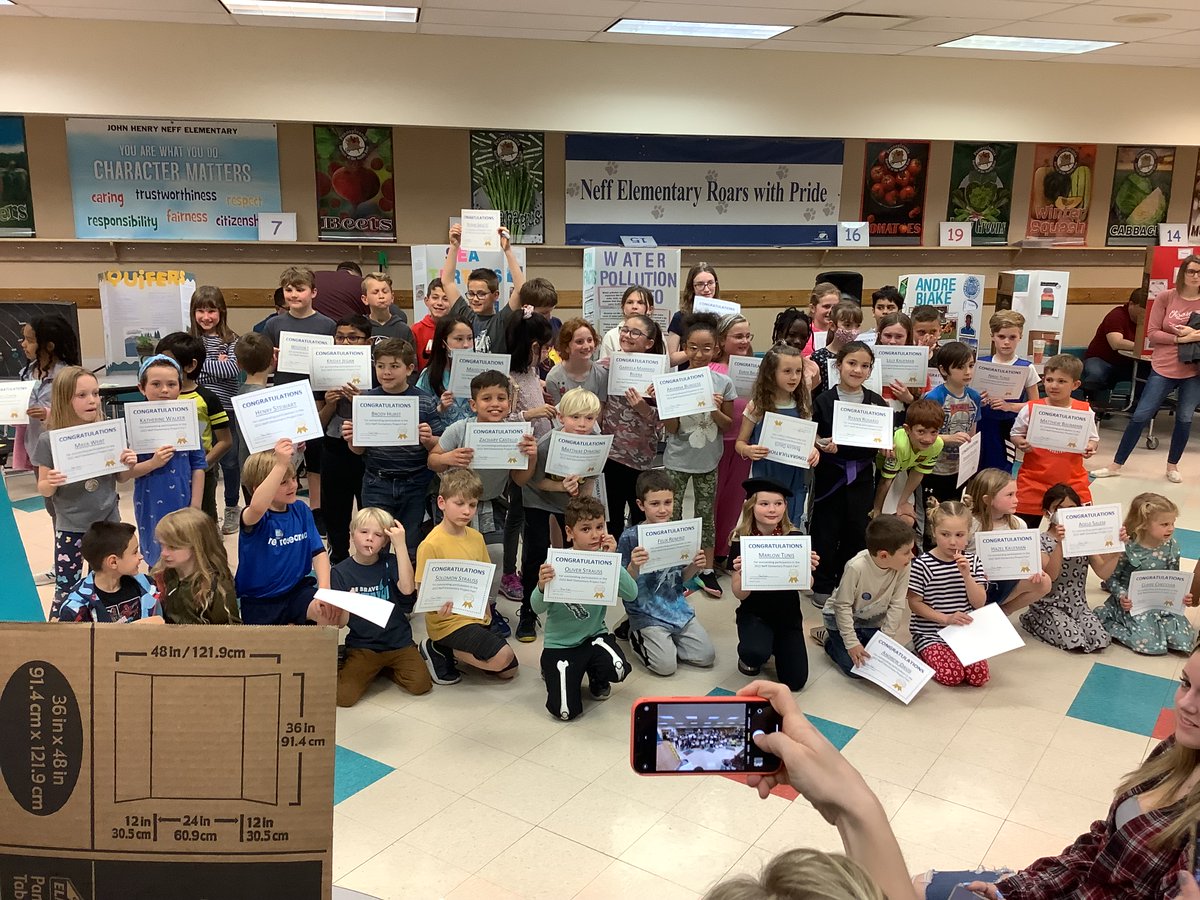 ManheimTownship's tweet photo. Our Neff Elementary School students and families enjoyed their Book Fair- Project Fair- Open House last evening!
#MTSDProud💙🤍
#NeffProud🦁 https://t.co/Fa40ApMOjt