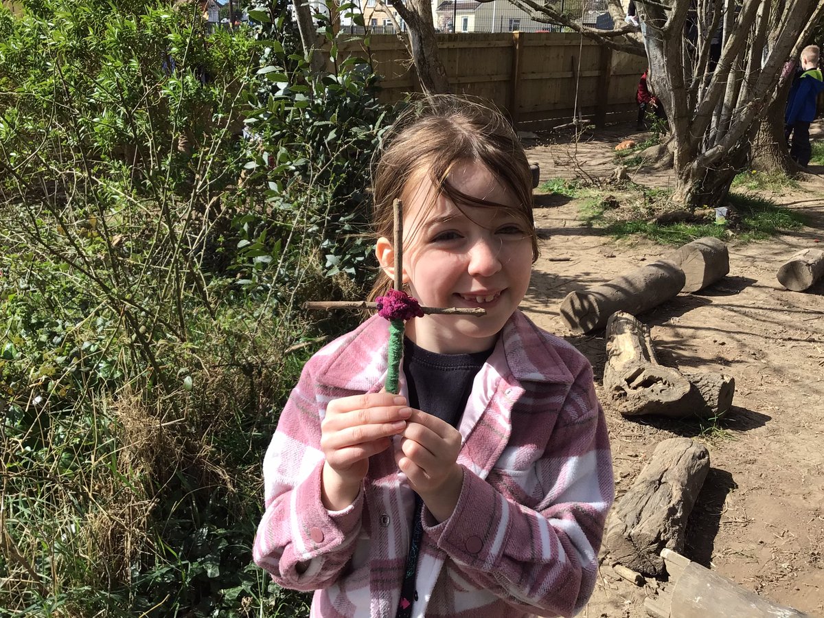 ysgolyddraig's tweet photo. #YYDcoch #forestschools planting in our raised beds, cleaning our #muddykitchen and having fun in the sun. @walkinthewild1 https://t.co/Q6hvjOUvQT